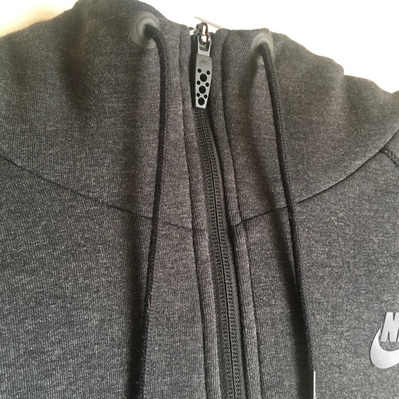 Nike Women’s Aeroloft Fleece Tech Fleece Parka - Picture 8 of 8